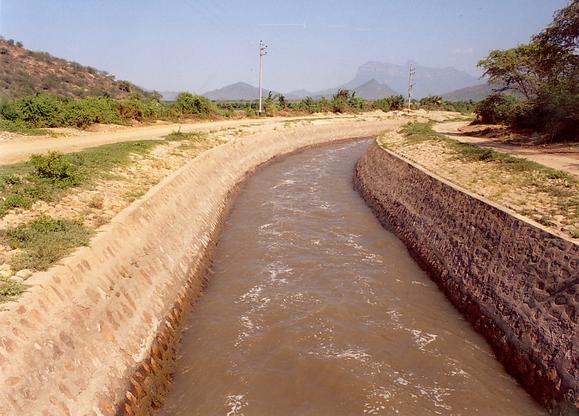 Tinajones Feeder Canal.