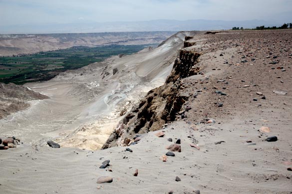  Upper edge of Vitor valley slope at Pampas of La Cano