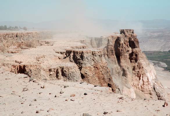 Vista del talud inestable en el sector Punillo de La Cano, valle de Vtor