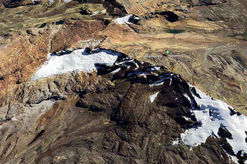 Closeup of the Yanamarey glacier, showing most recent melt