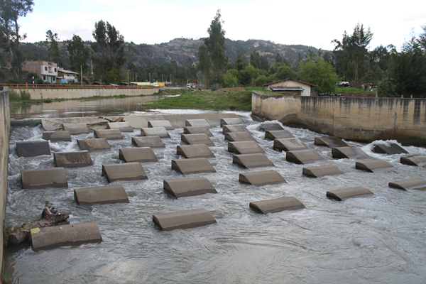 Baffle dissipator on the Mashcon river, Cajamarca, Peru (2014)
